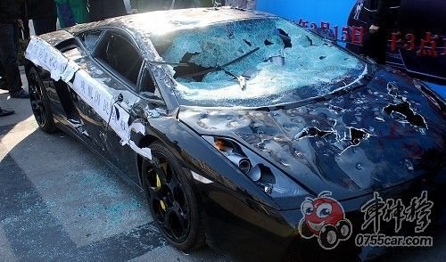 不滿(mǎn)服務(wù)車(chē)主怒砸蘭博基尼 蘭博基尼稱(chēng)多次提解決建議